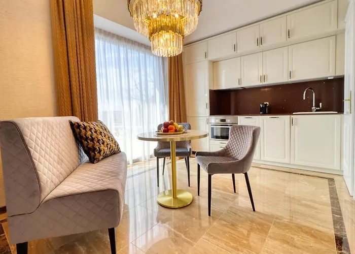 Szeredi Residence