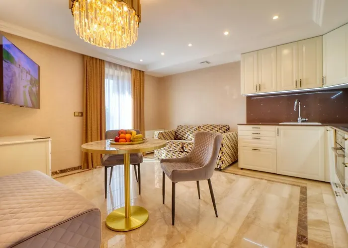 Szeredi Residence